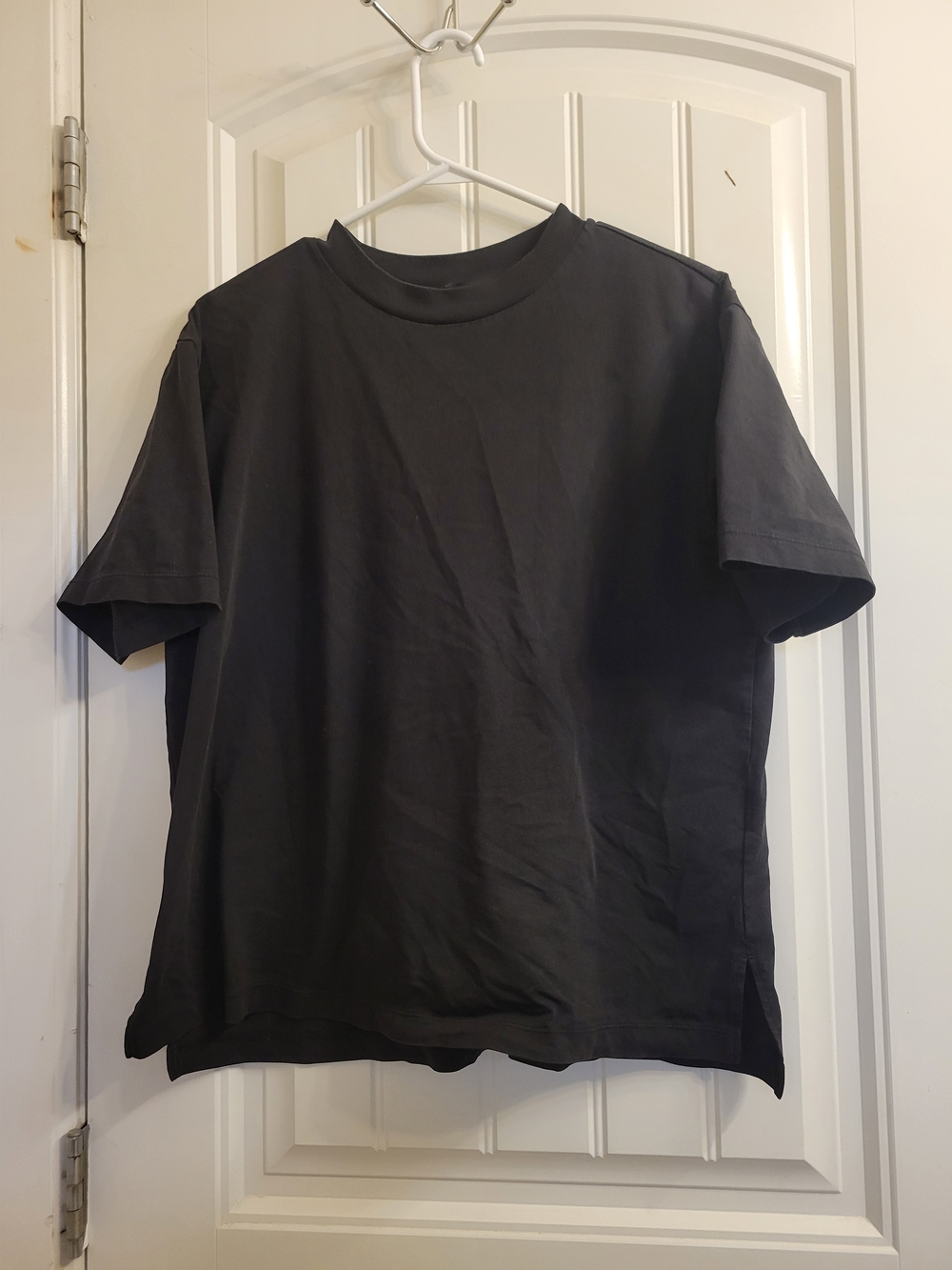2/$25  Uniqlo Black Short Sleeve Crew Neck T-Shirt